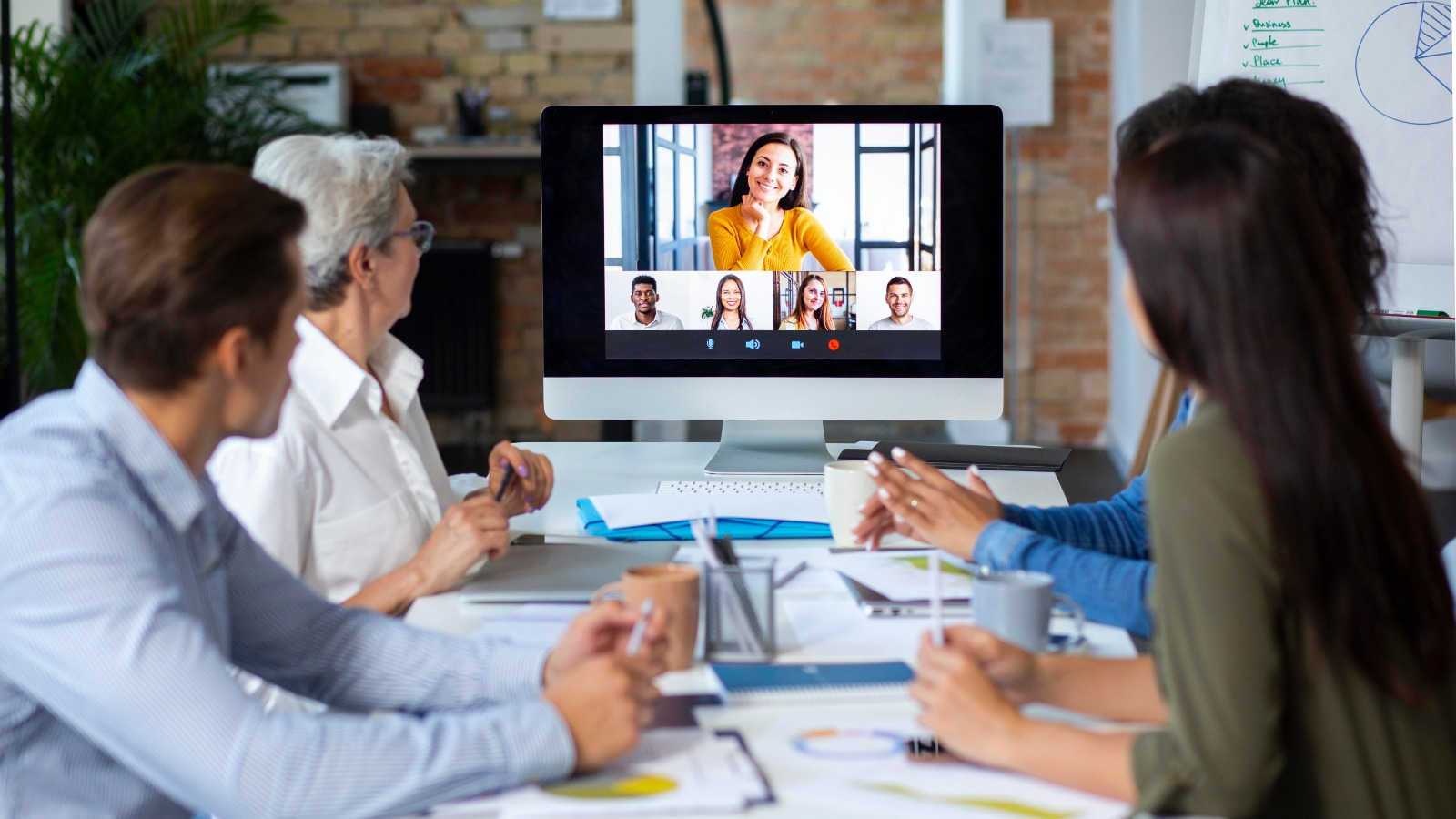 Virtual Meeting Success: 12 Tips for Productivity & Engagement